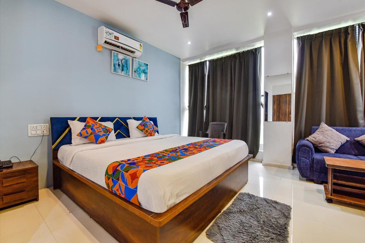 Fabhotel Code Surat Exterior photo