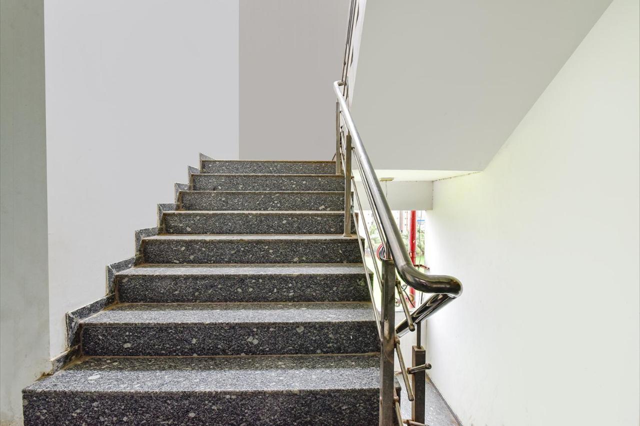 Fabhotel Code Surat Exterior photo